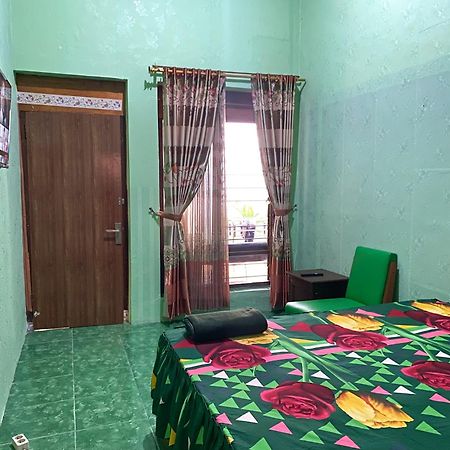 Parikesit Guest House Yogyakarta Exterior photo