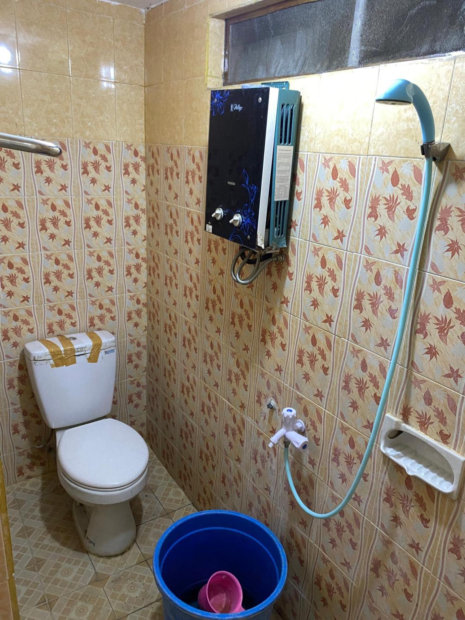 Parikesit Guest House Yogyakarta Exterior photo